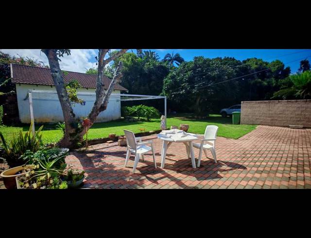 5 BEDROOM HOUSE FOR SALE IN MANABA BEACH